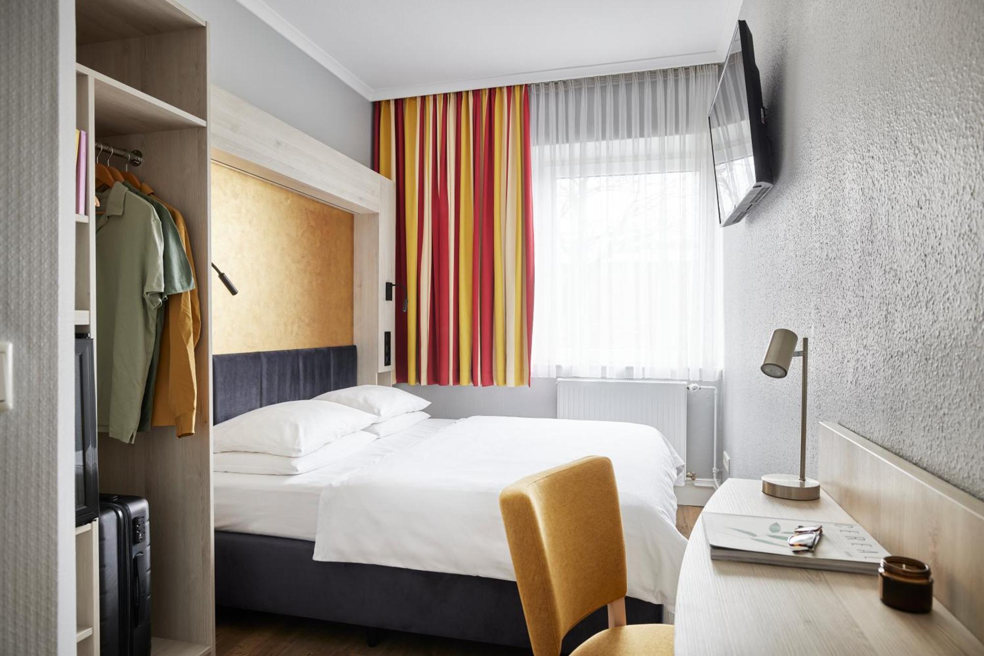 Western Raphael Altona Hotel 3*