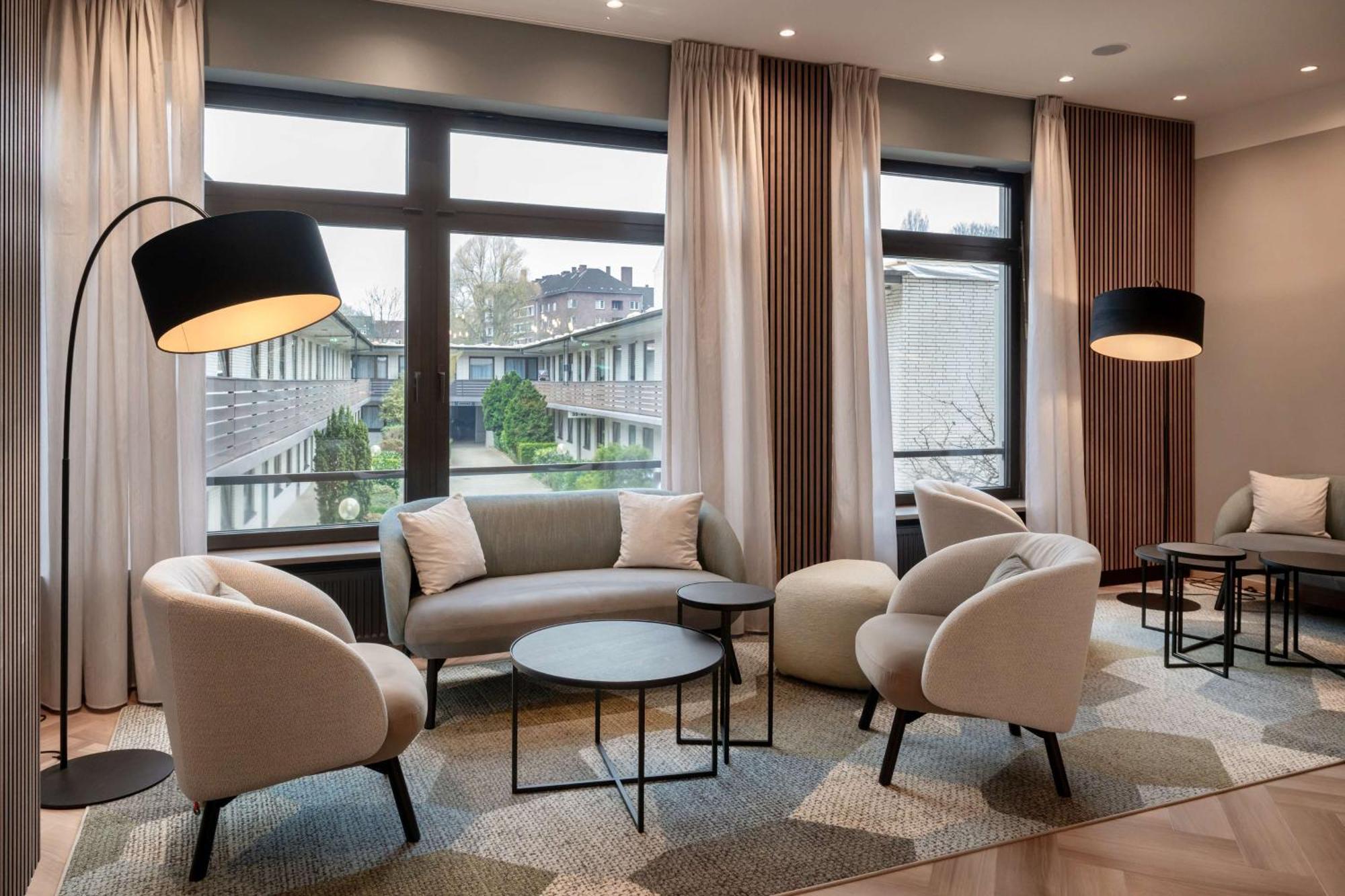 Western International Hotel 3*