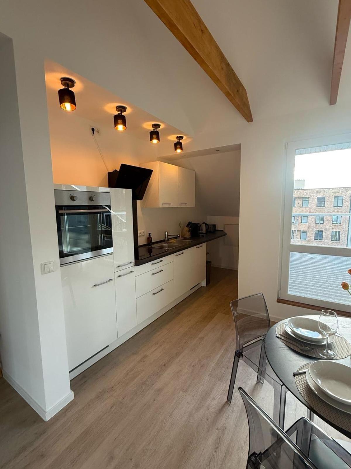 Apartment 3-zimmer-wohnung In Am Flughafen