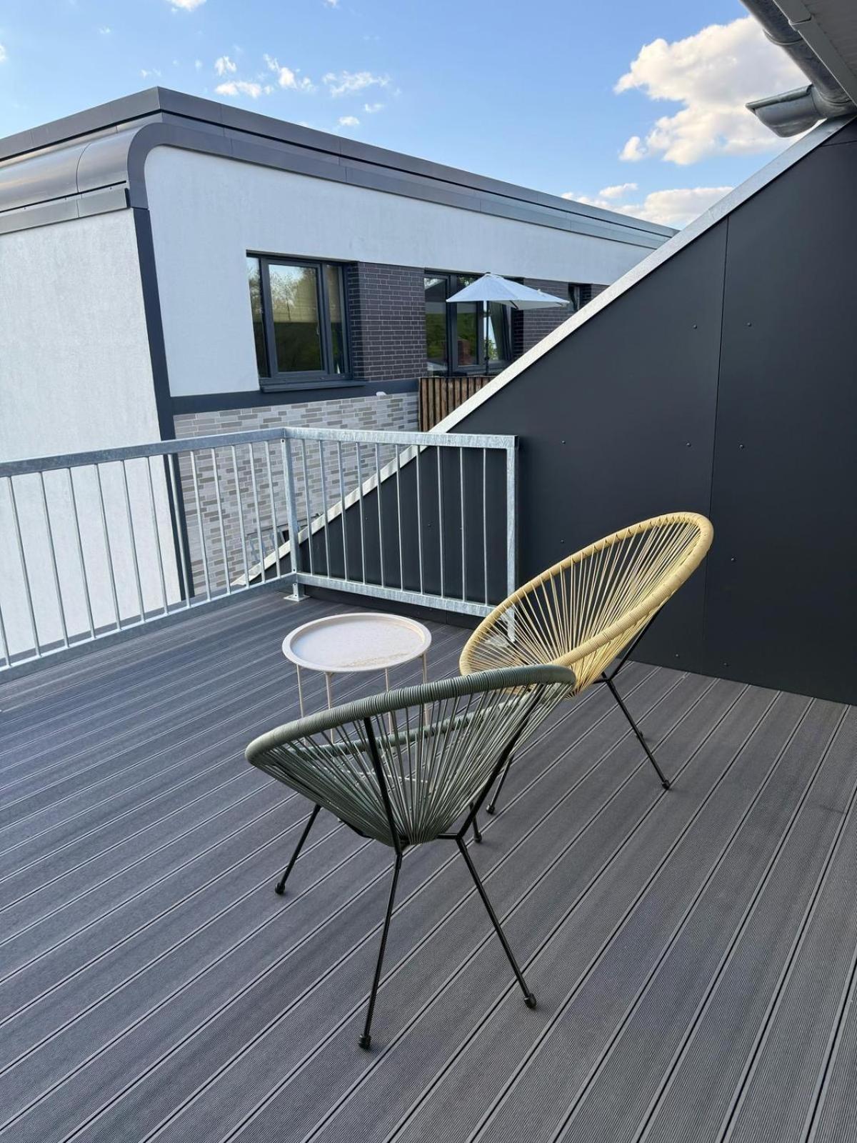 Apartment 3-zimmer-wohnung In Am Flughafen