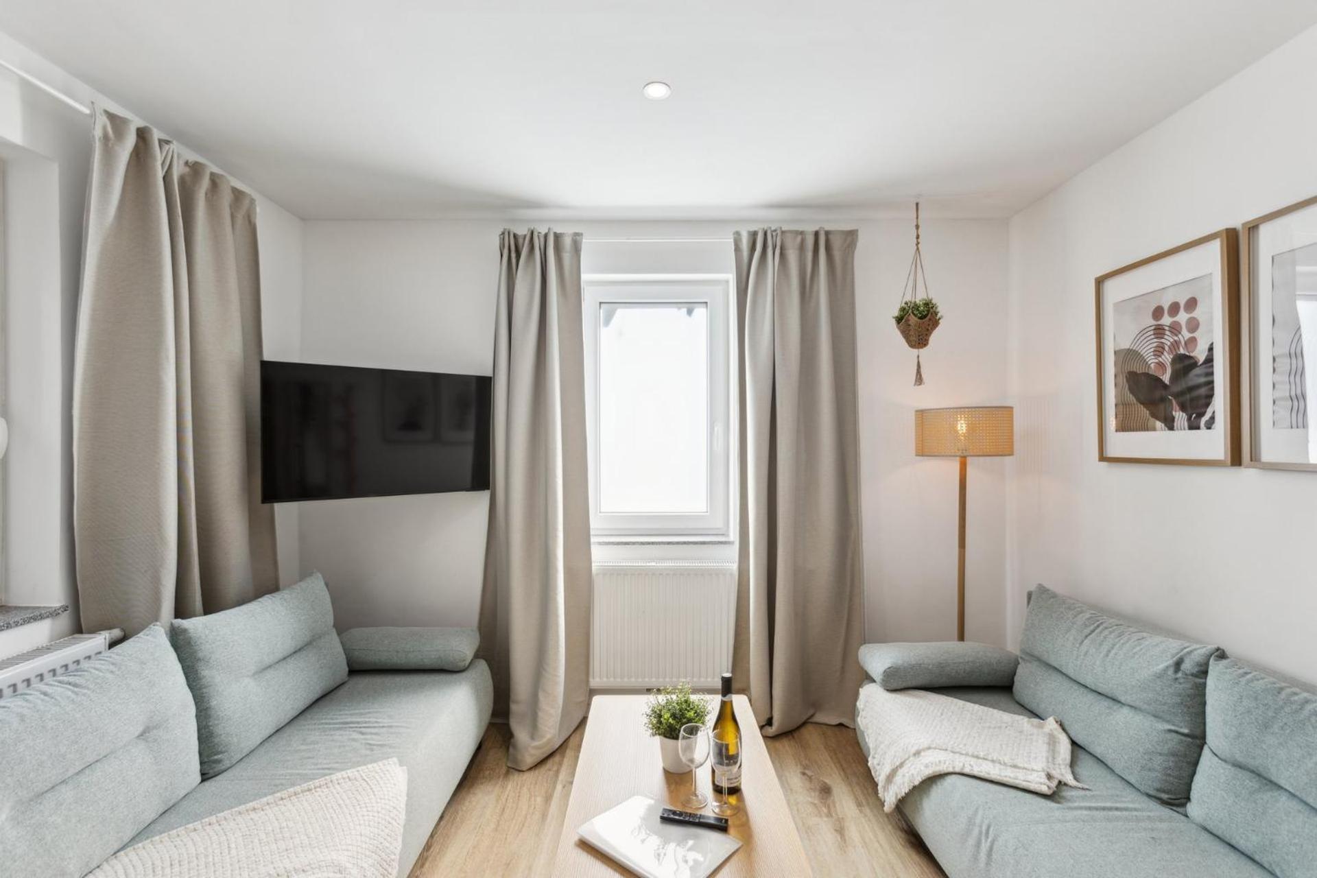 Apartment Gemuetliches 2 Ambient Mit Queensize-bett , Etagenbett& Schlafsofa In Alsternaehe *