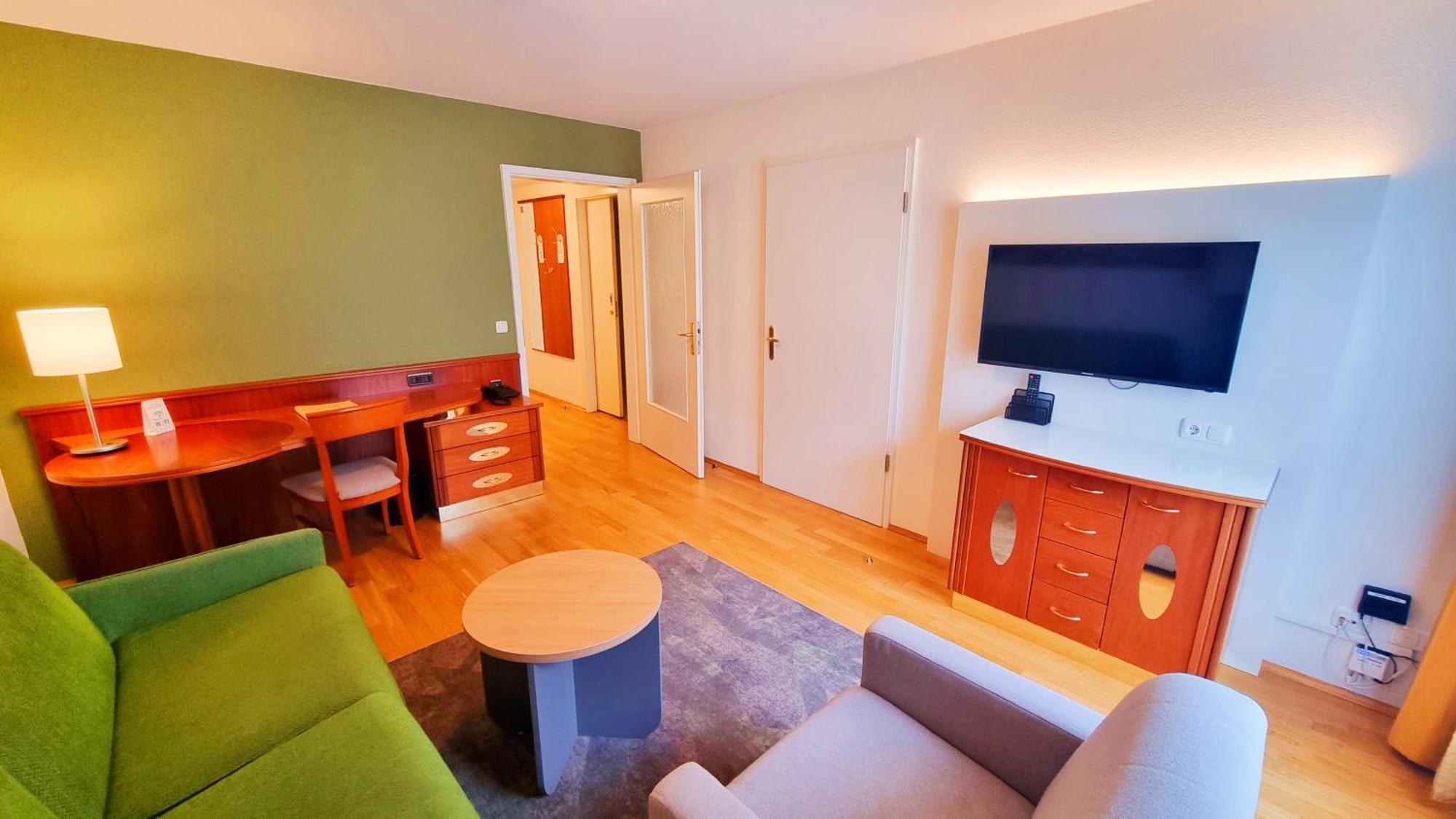 Newlivinghome Residenzhotel 4*