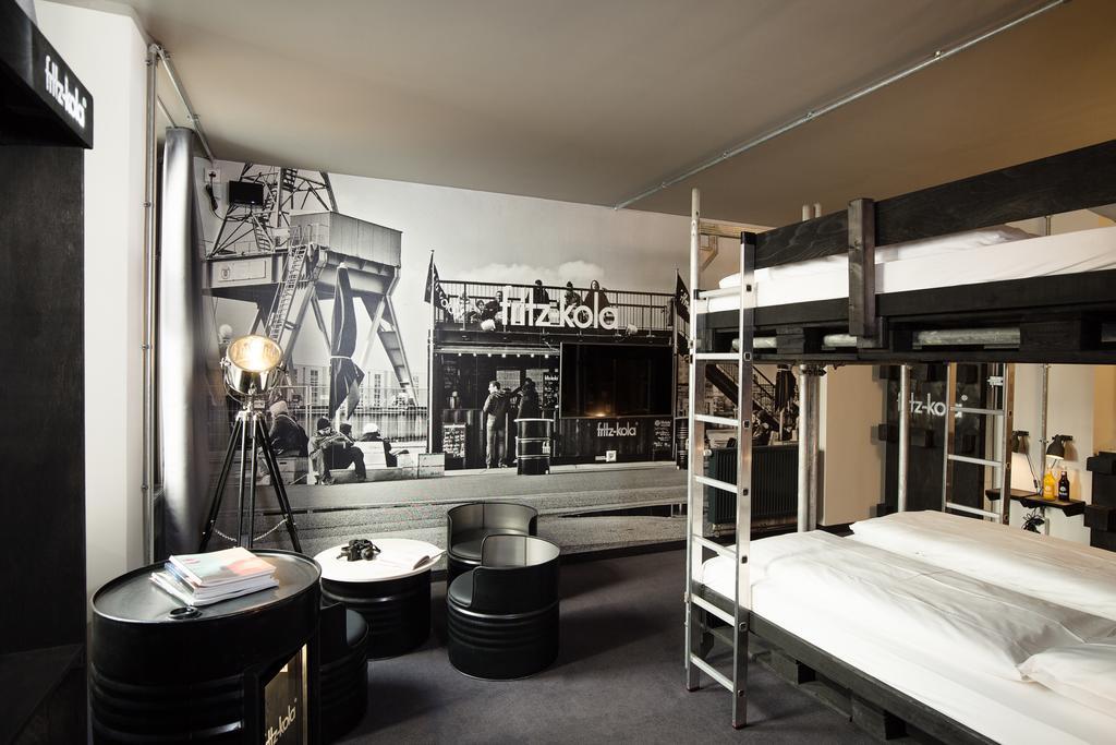 Superbude Hamburg St Georg Hotel 2*