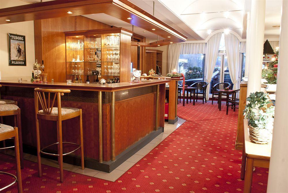 Kroeger By Underdog 3* Hamburg