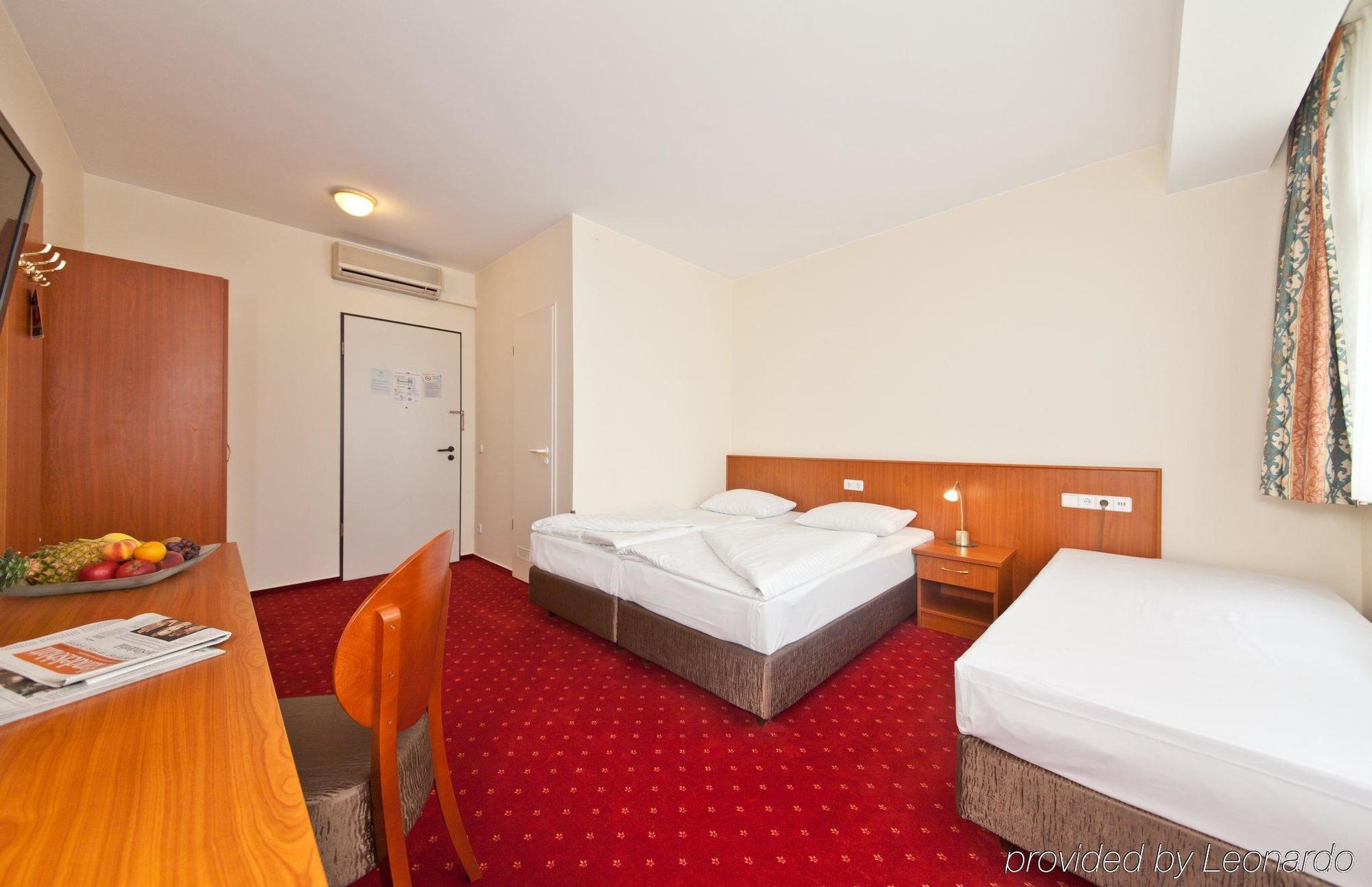 Arcadia Belmondo Hotel 4*