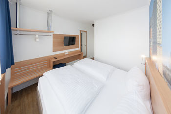 West 3* Hamburg-Harburg