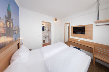 Hotel West