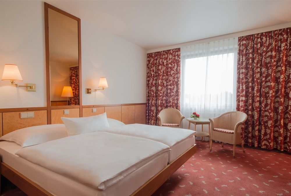 Western International Hotel