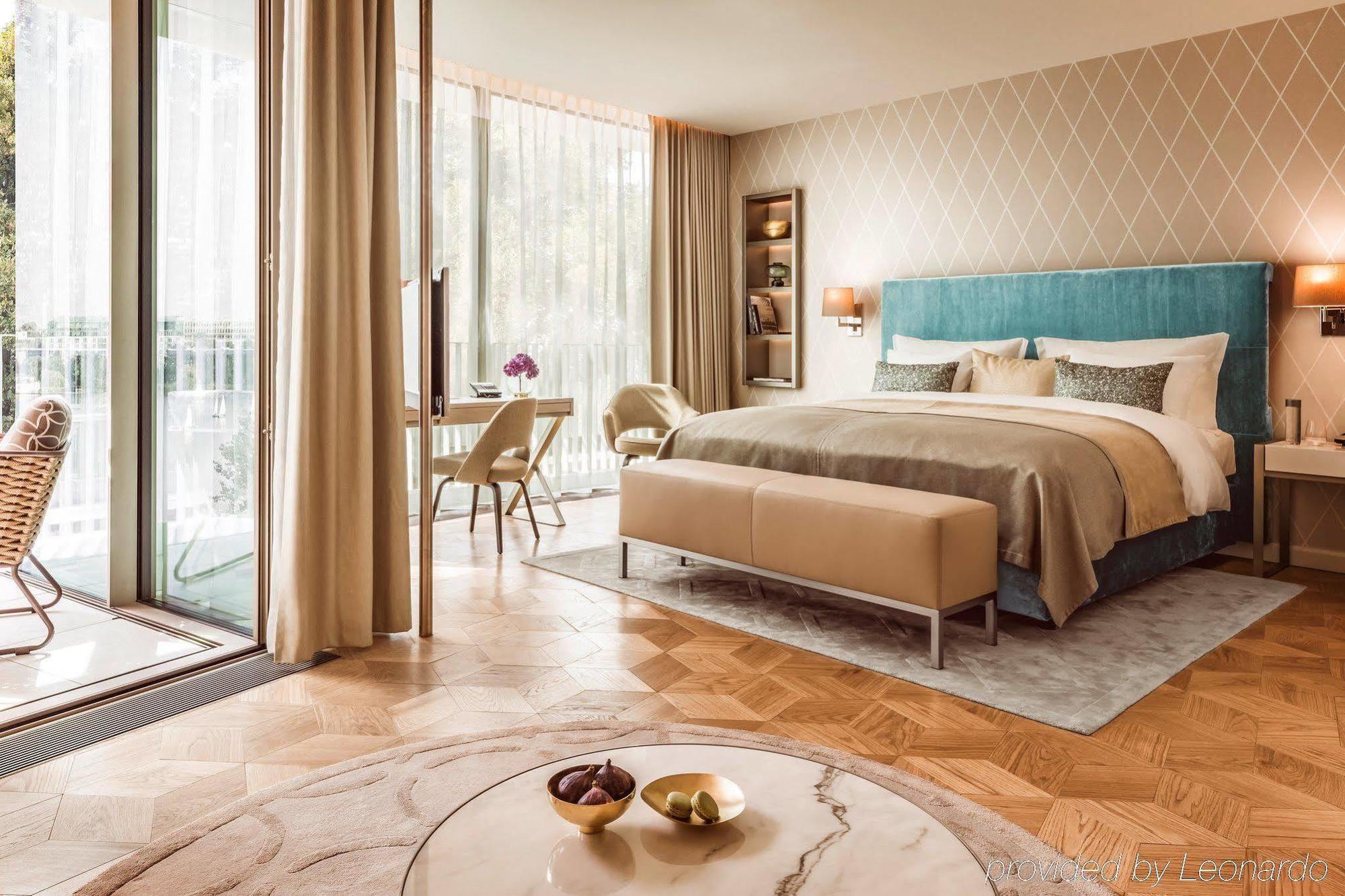 Intercontinental 5*