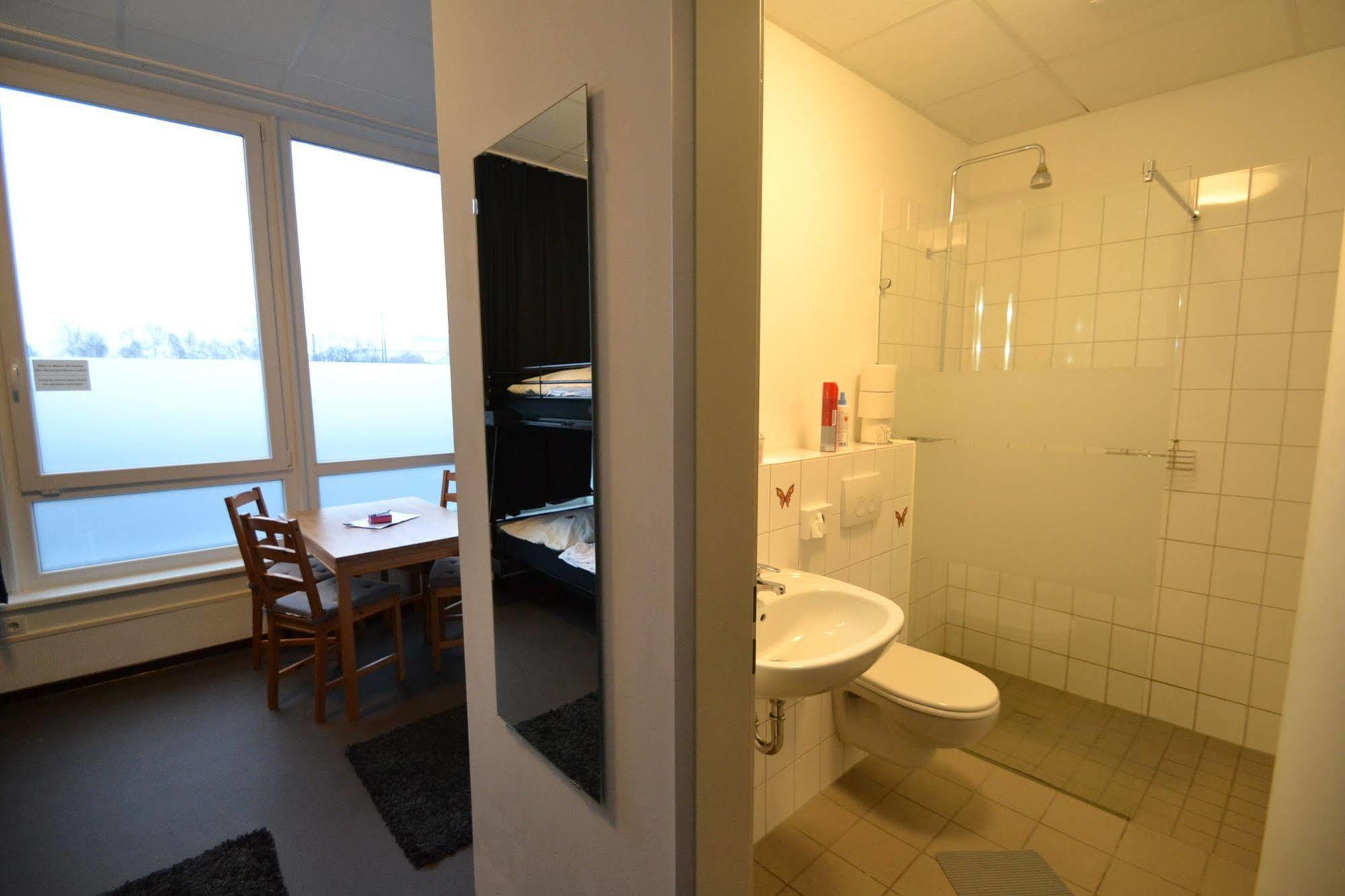 Arena & Monteurzimmer Albergue