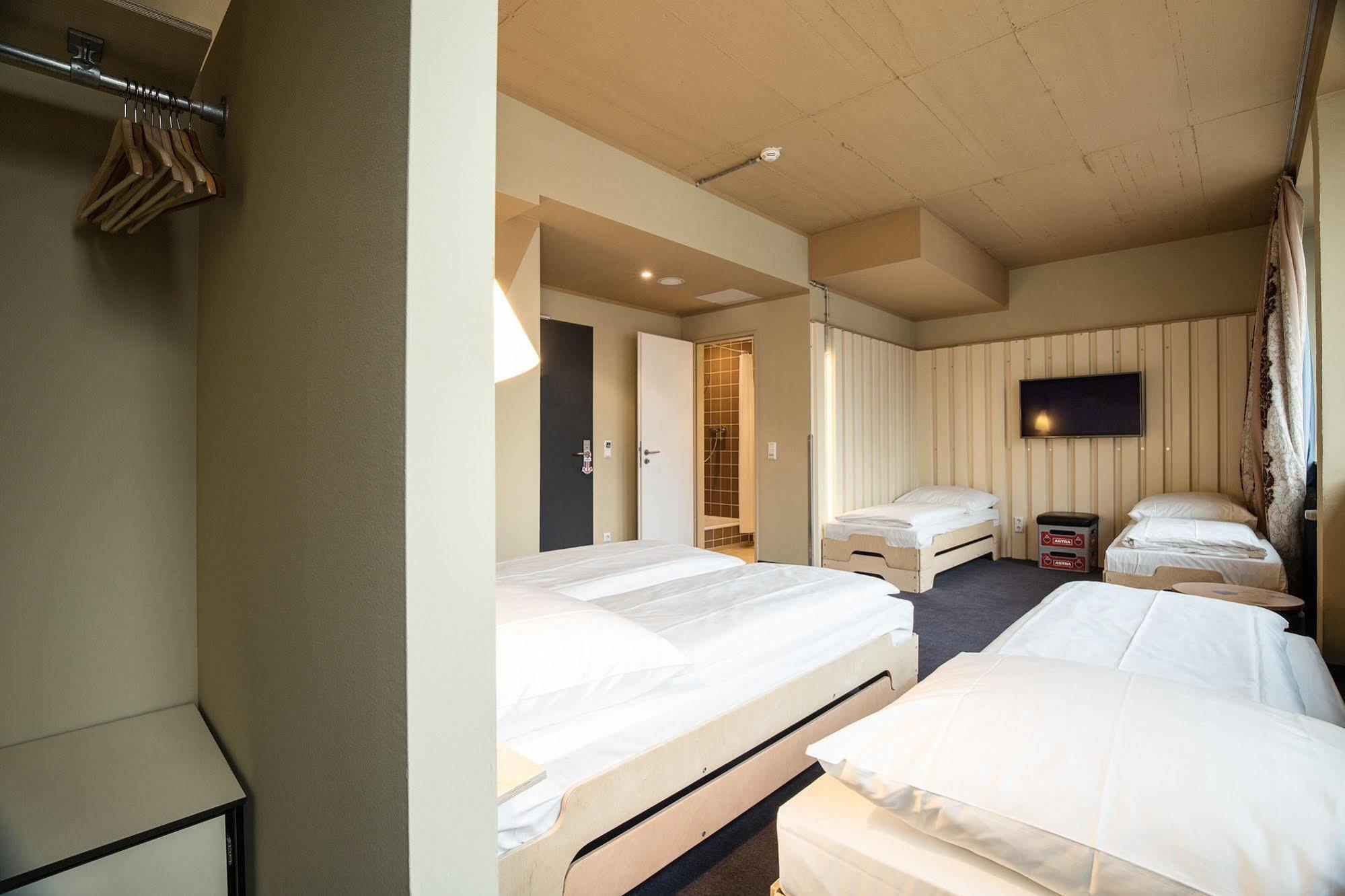 Superbude Hamburg St Georg Hotel 2*