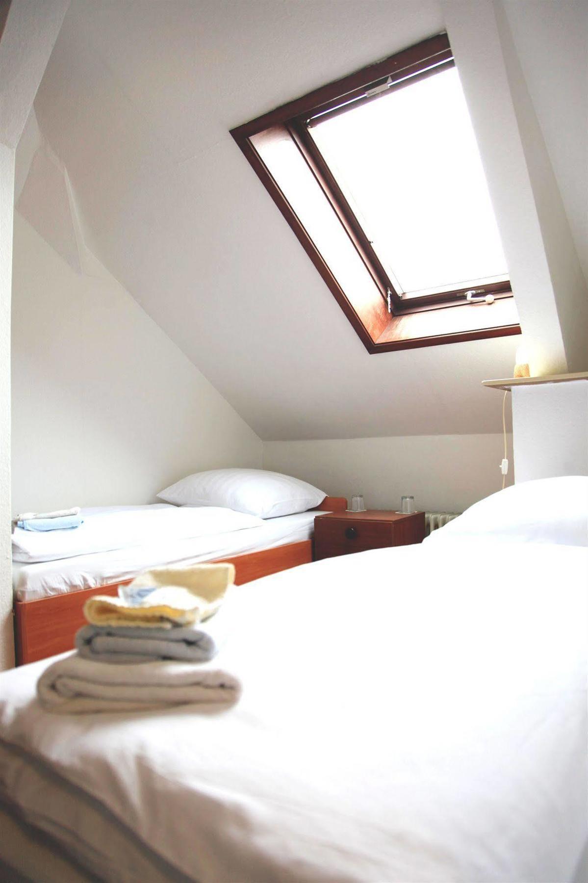 Hotel Wilhelmsburger Hof 2*