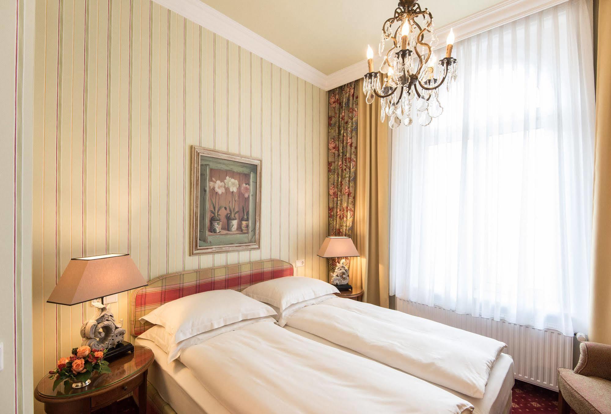 Hotel House