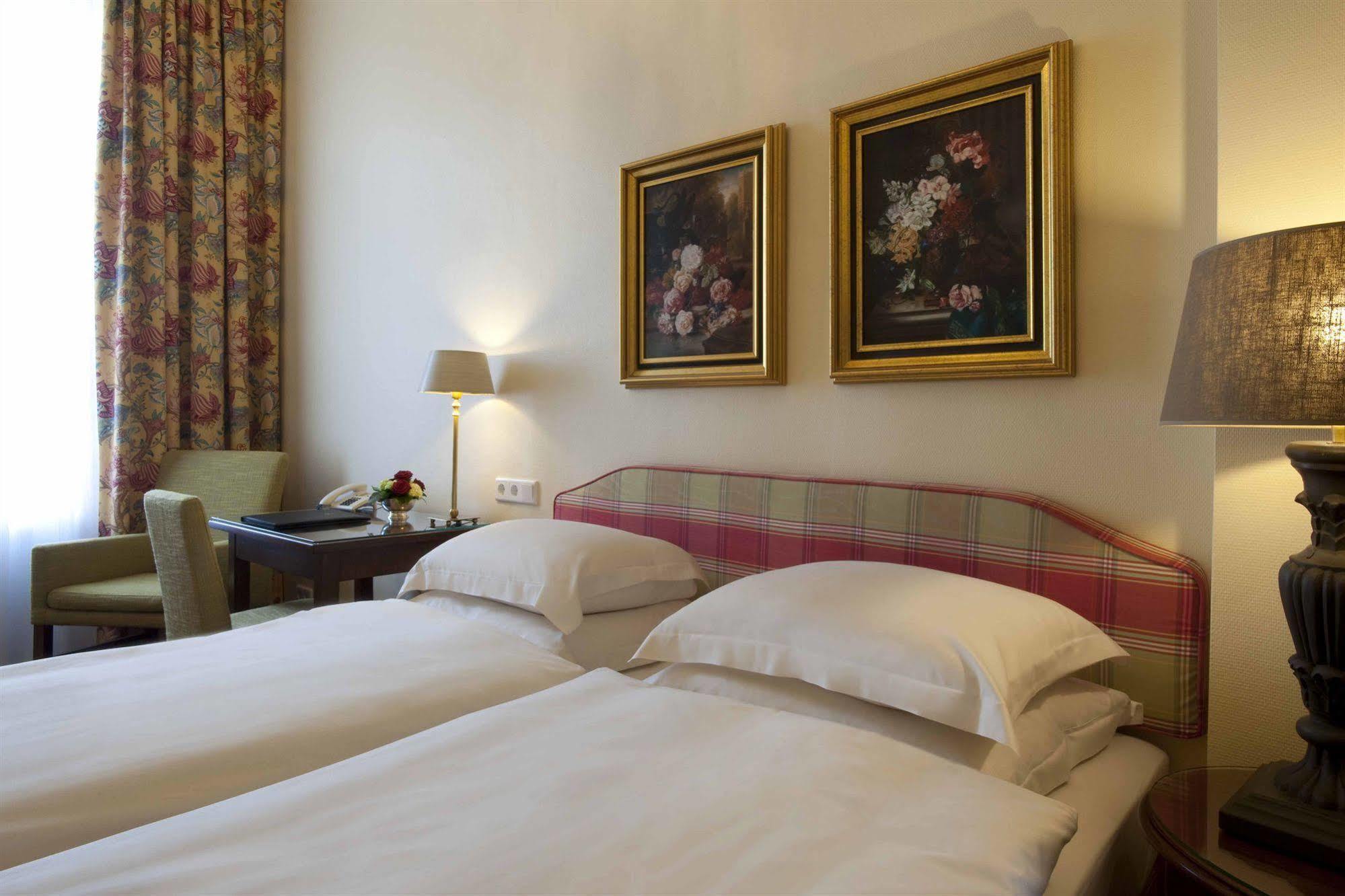 House Hotel