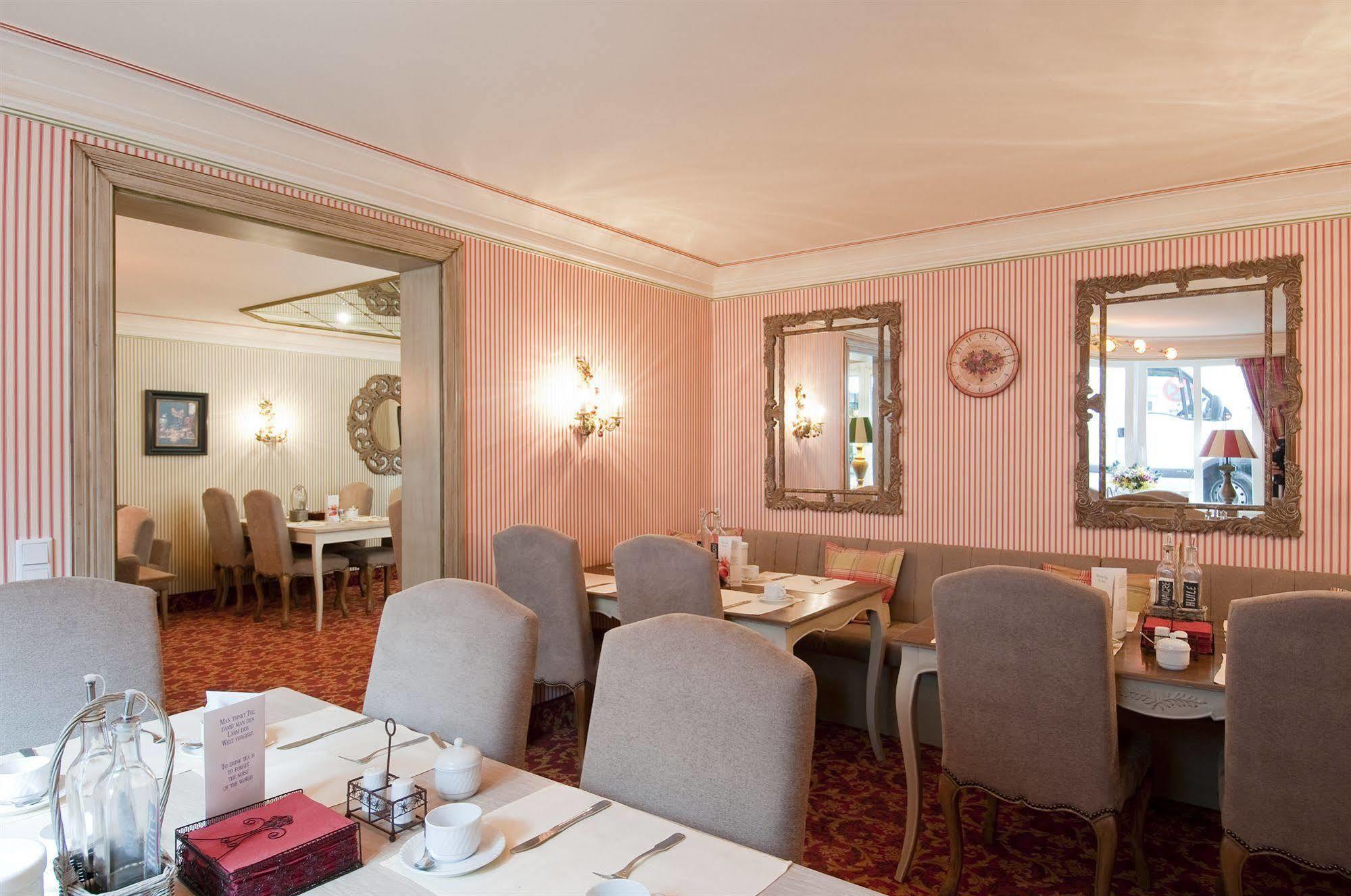 House Hotel