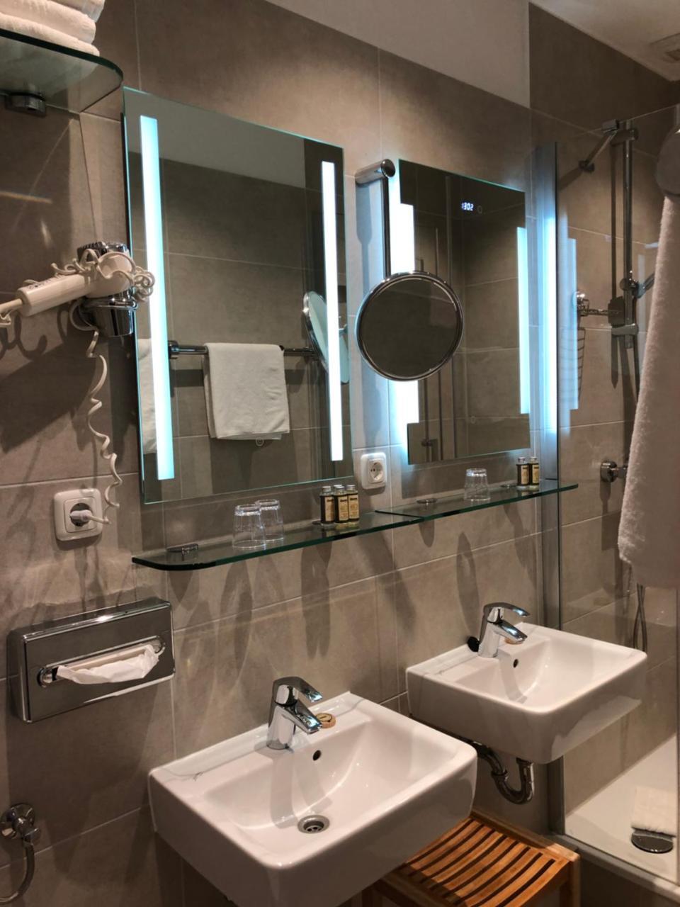 Hotel Fresena Im Dammtorpalais 3*