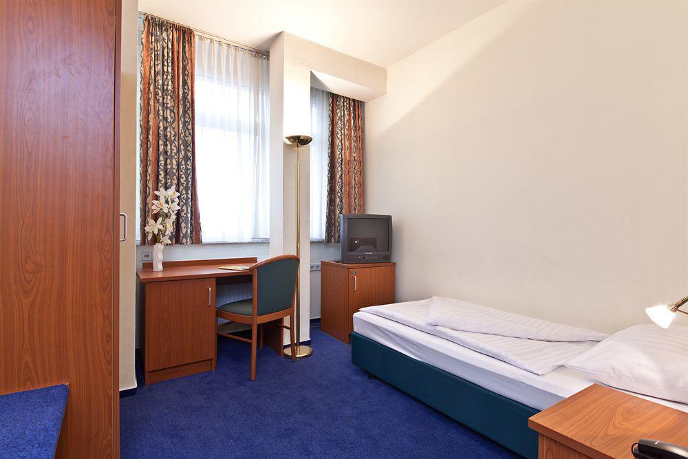 Arcadia Belmondo 4* Hamburg-Harburg