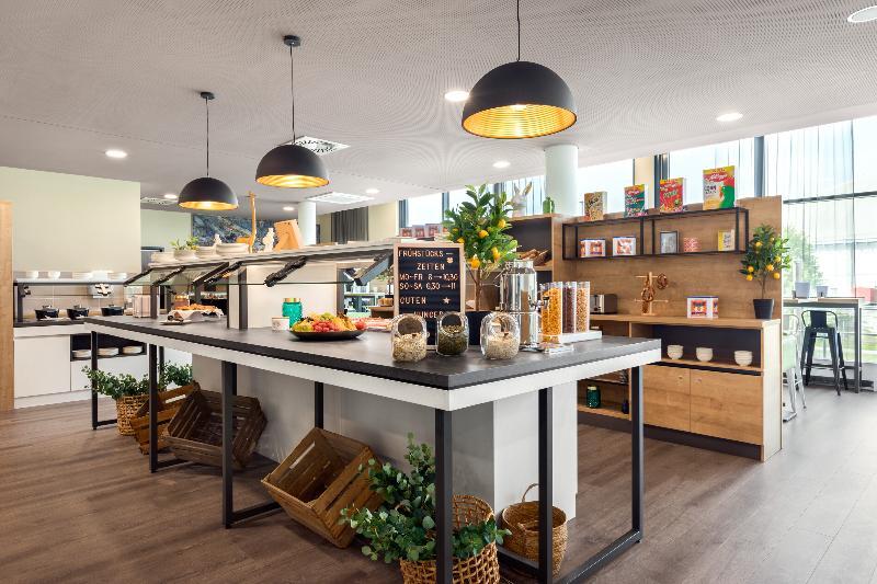 Hotel Super 8 By Wyndham Mitte 3*