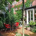 Frauenhotel Hanseatin - Women Only