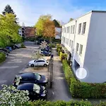 Kinderfreundliche Neubauwohnung Am Hagenbecks Tierpark Mit Balkon Und Spielplatz
