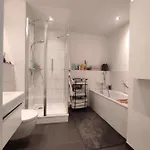 Schicke, Helle Und Sehr Zentrale Wohnung