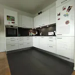 Schicke, Helle Und Sehr Zentrale Wohnung
