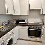 Gemuetliche Zentralgelegene 2 Zimmer Wohnung In Hamburg