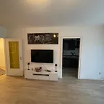 Gemuetliche, Moderne Wohnung Fuer 2-4 Personen
