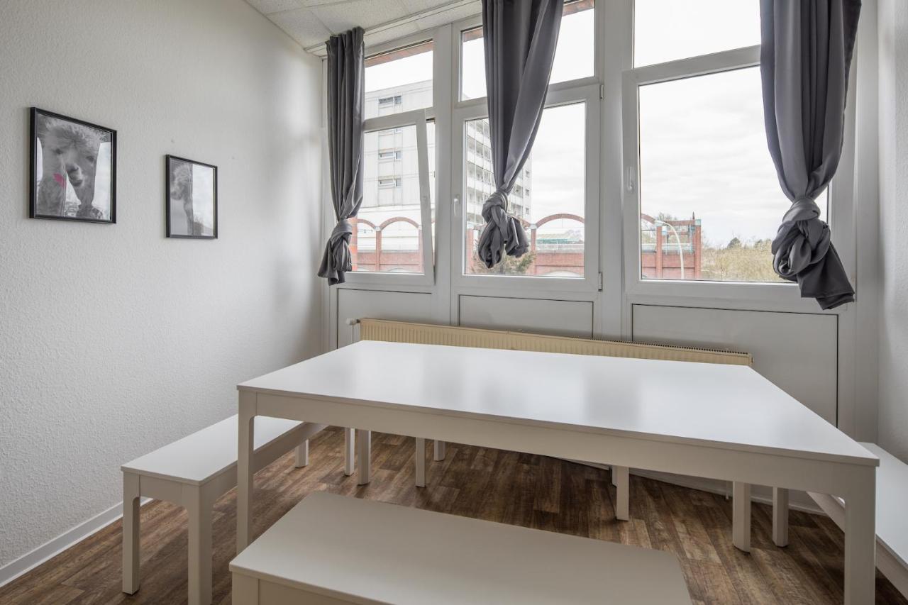 Spacious In For 12 Apartment *