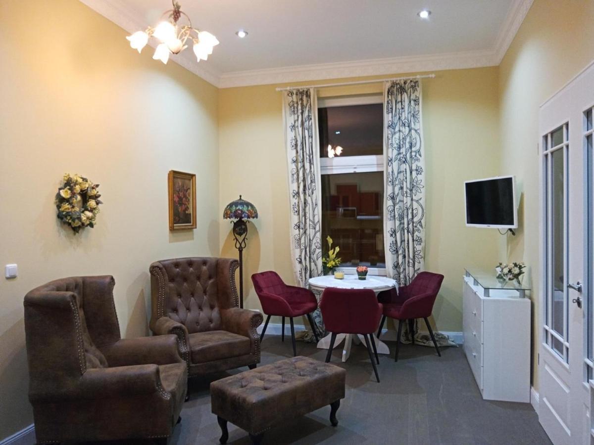 Apartamento Rosali Boutique Hotel, Winsener Strasse 6, 21077 *