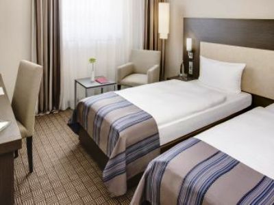 Intercityhotel Dammtor-messe 4*