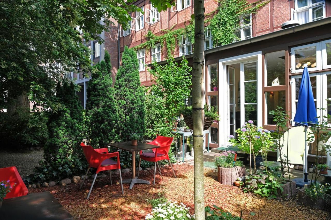 Frauenhotel Hanseatin - Women Only Hotel