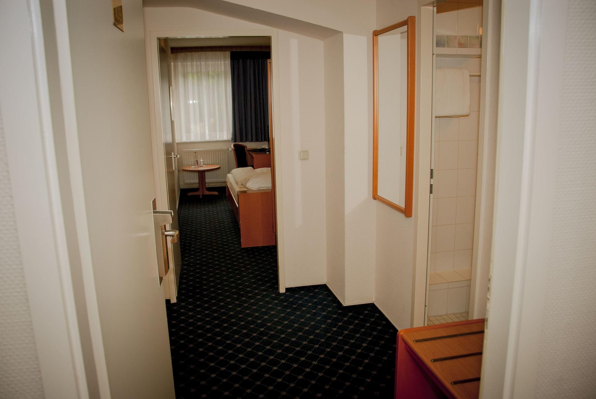 Hotel Elbbruecken Hamburg