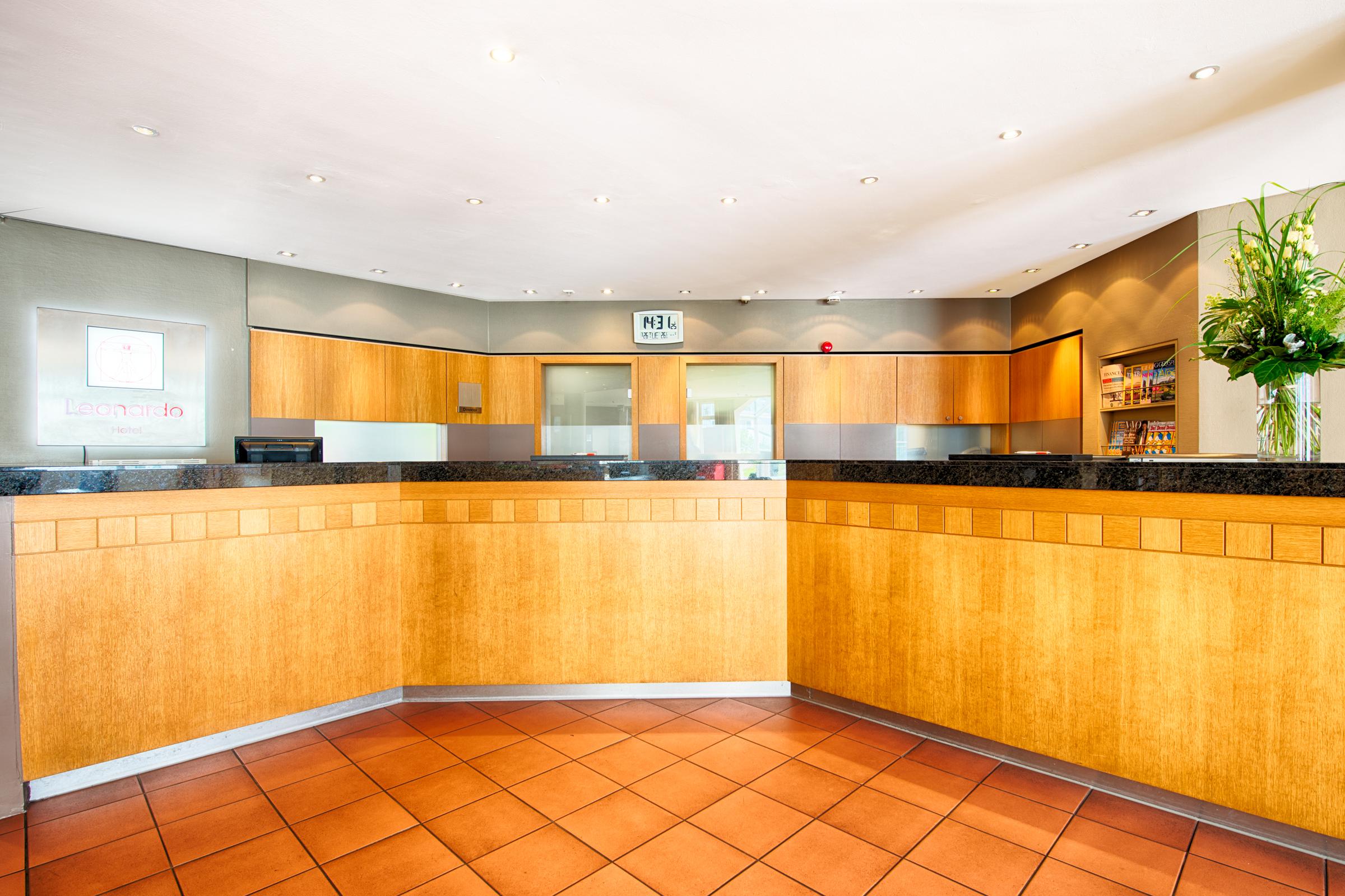 Hotel Leonardo Airport 4*