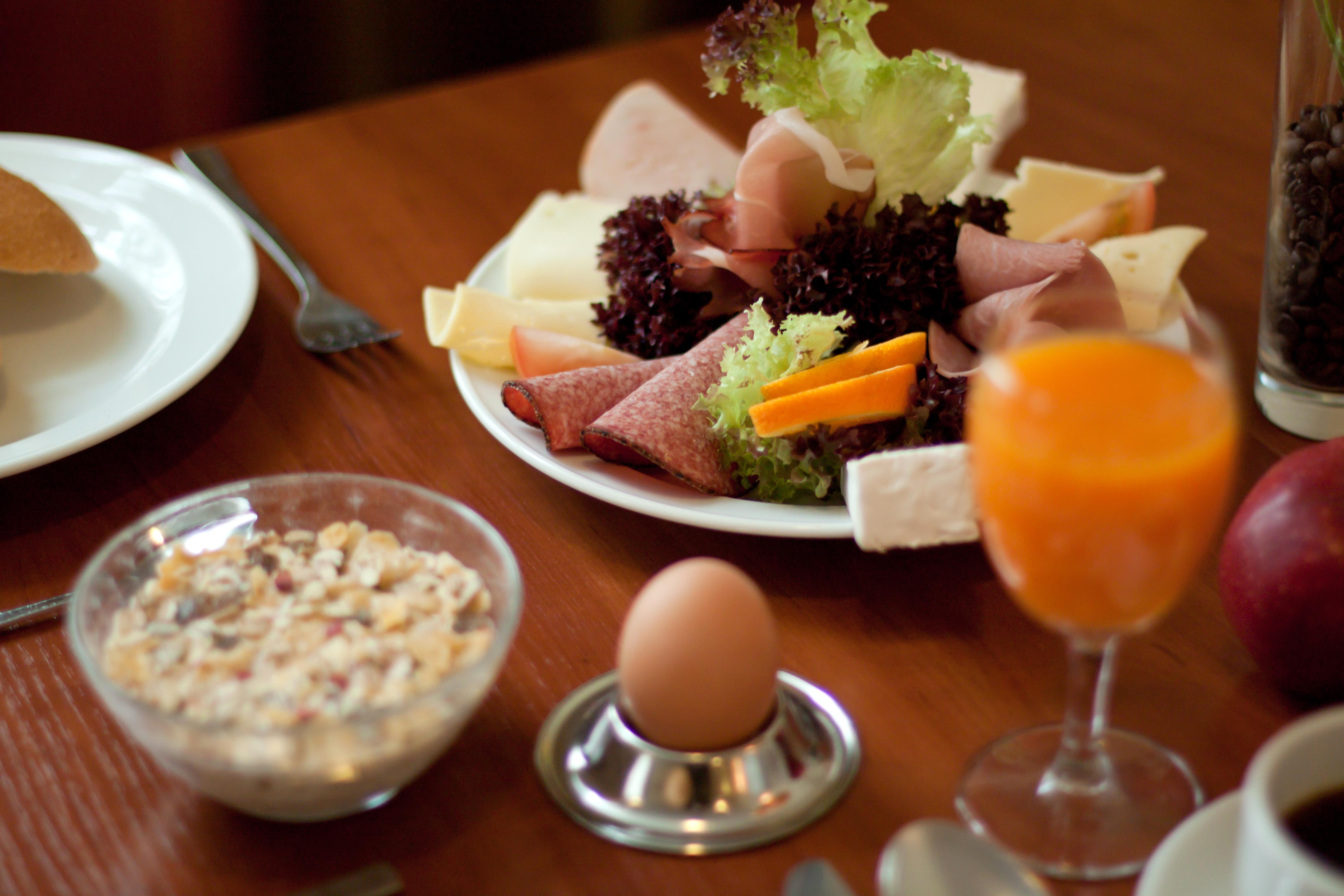 Hotel Continental Hauptbahnhof 3*