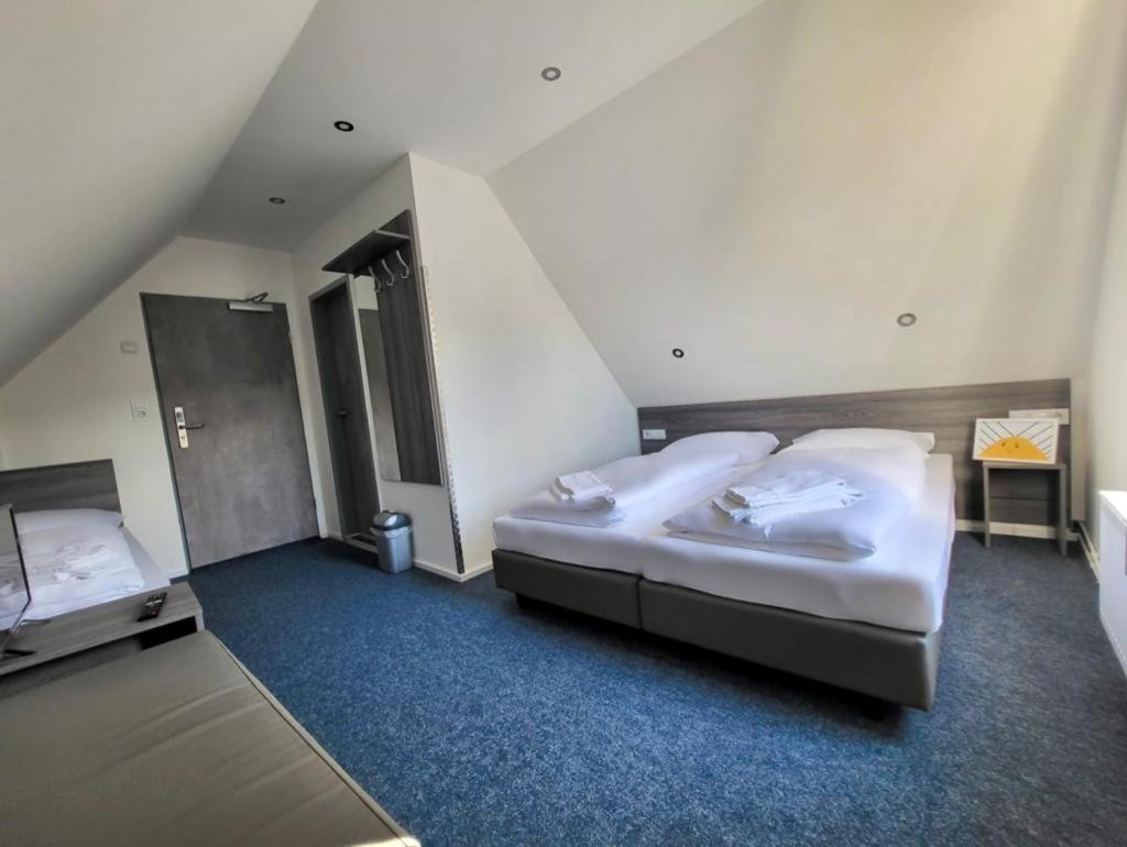 Meetpoint Hotel 2*