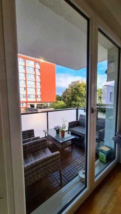 Kinderfreundliche Neubauwohnung Am Hagenbecks Tierpark Mit Balkon Und Spielplatz Hamburg
