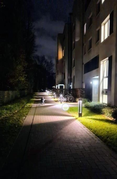 Kinderfreundliche Neubauwohnung Am Hagenbecks Tierpark Mit Balkon Und Spielplatz
