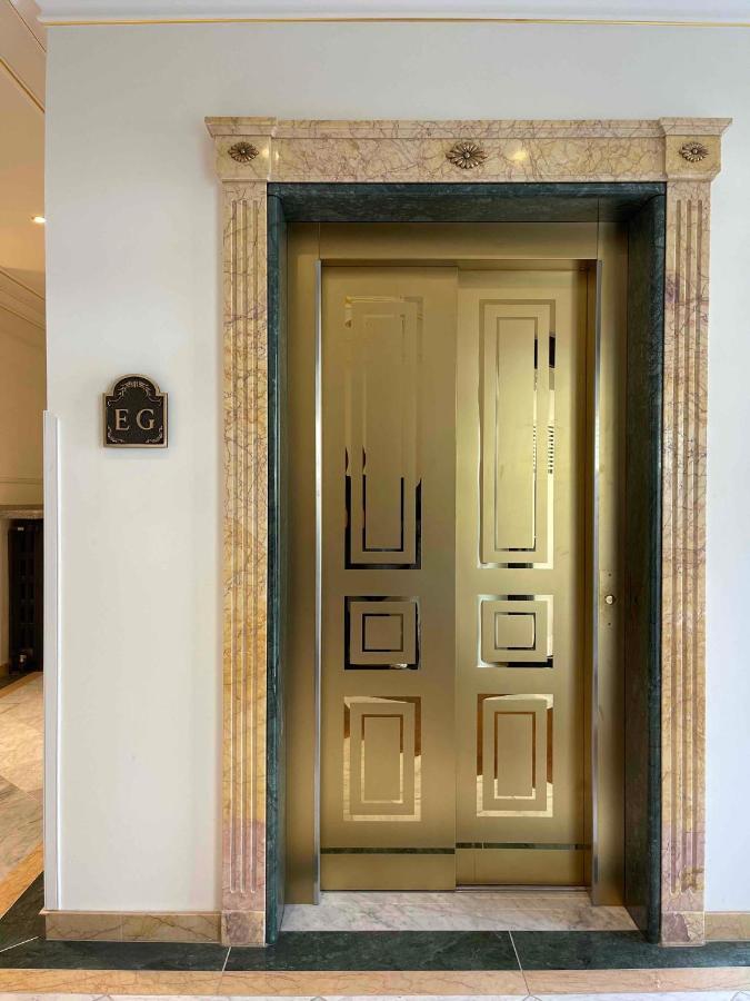 Cls Moderne City-wohnung Tiefgarage, Klimaanlage, 65 Zoll Smart-tv, E-laden, Balkon, Parken, Blick Ueber Hamburg, Cafe Im Haus, Bus Gegenueber, Flex Check In *