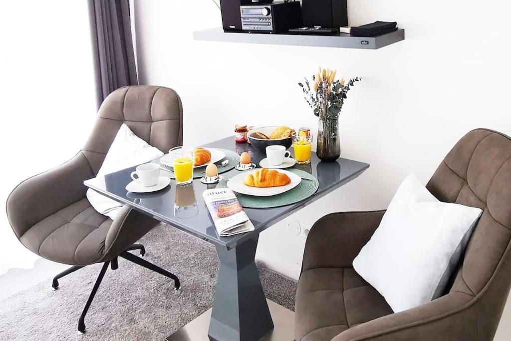 Apartamento Hh 06 By Rockchair - Superhost Status - Modernes Mit Sonnigem Balkon & Premium Boxspringbetten In Winterhude - Geheimtipp