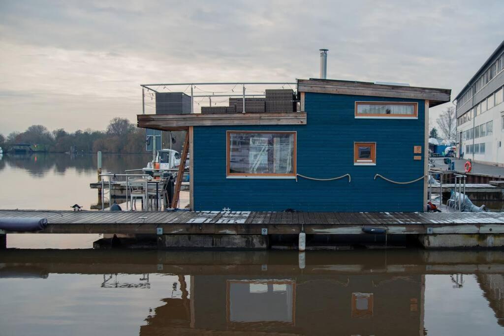 Hausboot Irene Mit Kamin - Winter An Der Dove Elbe Hamburgo
