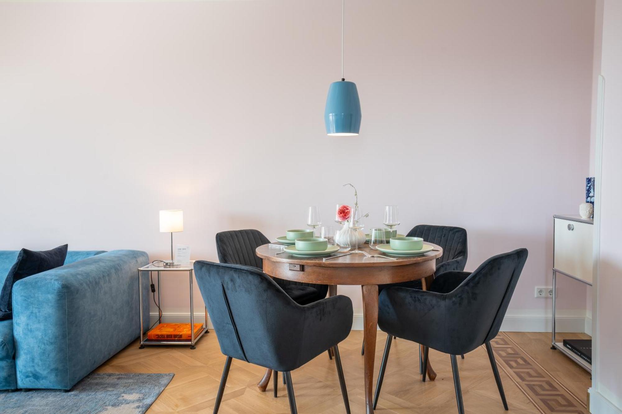 Cls Moderne City-wohnung Tiefgarage, Klimaanlage, 65 Zoll Smart-tv, E-laden, Balkon, Parken, Blick Ueber Hamburg, Cafe Im Haus, Bus Gegenueber, Flex Check In * Hamburg