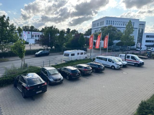 Arena & Monteurzimmer Hostel *