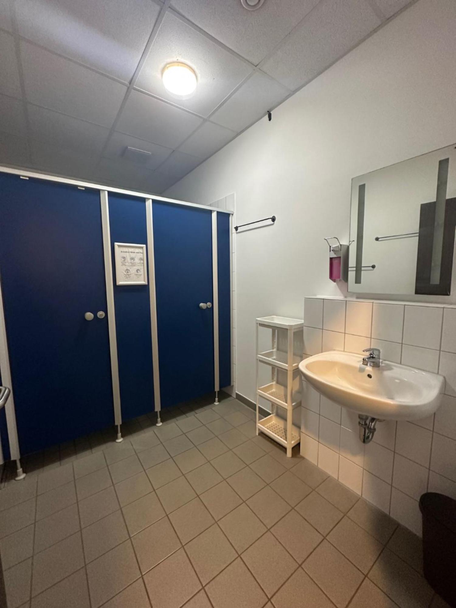 Hostel Arena & Monteurzimmer