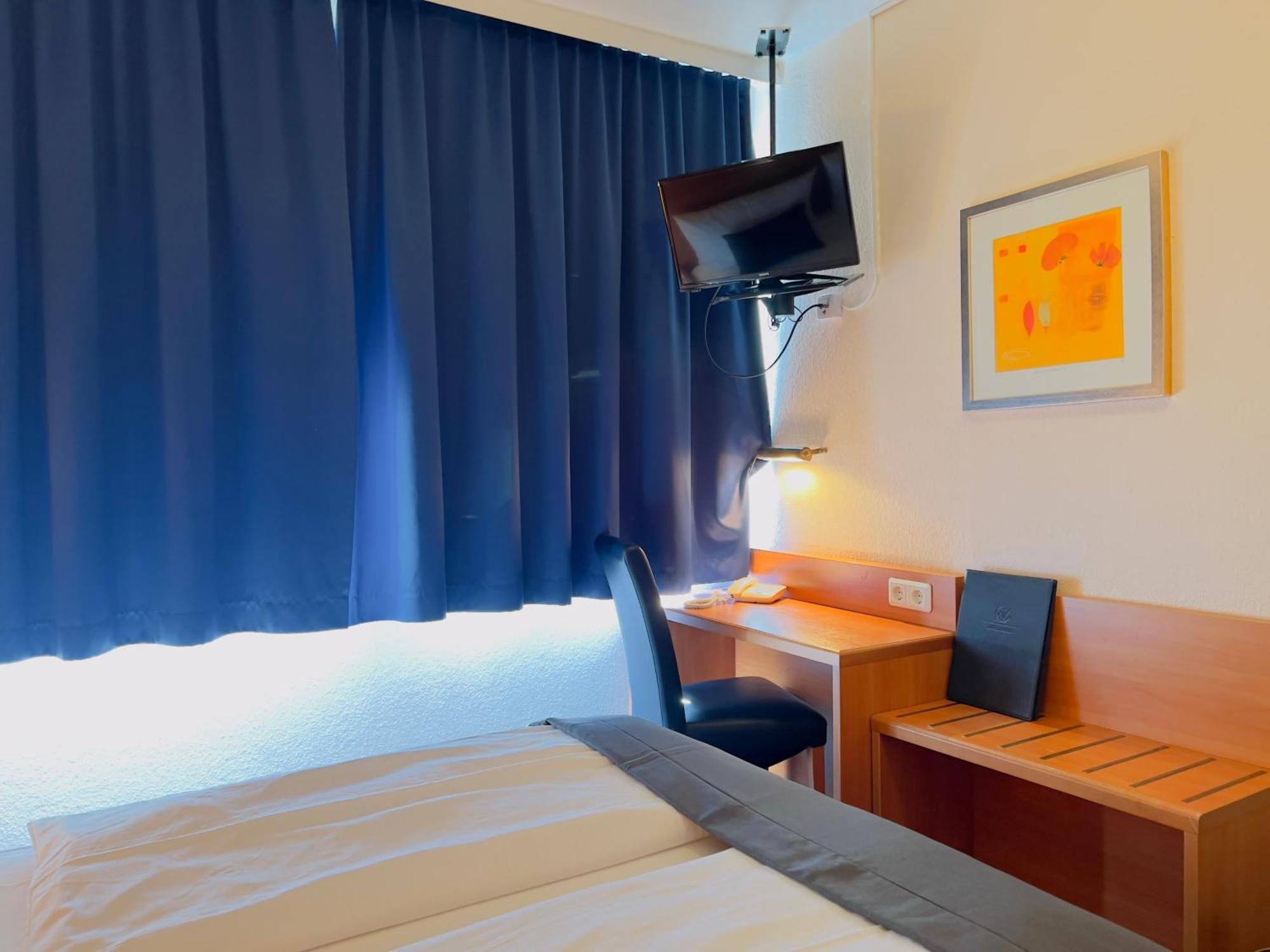 Elbbruecken Hotel Hamburg