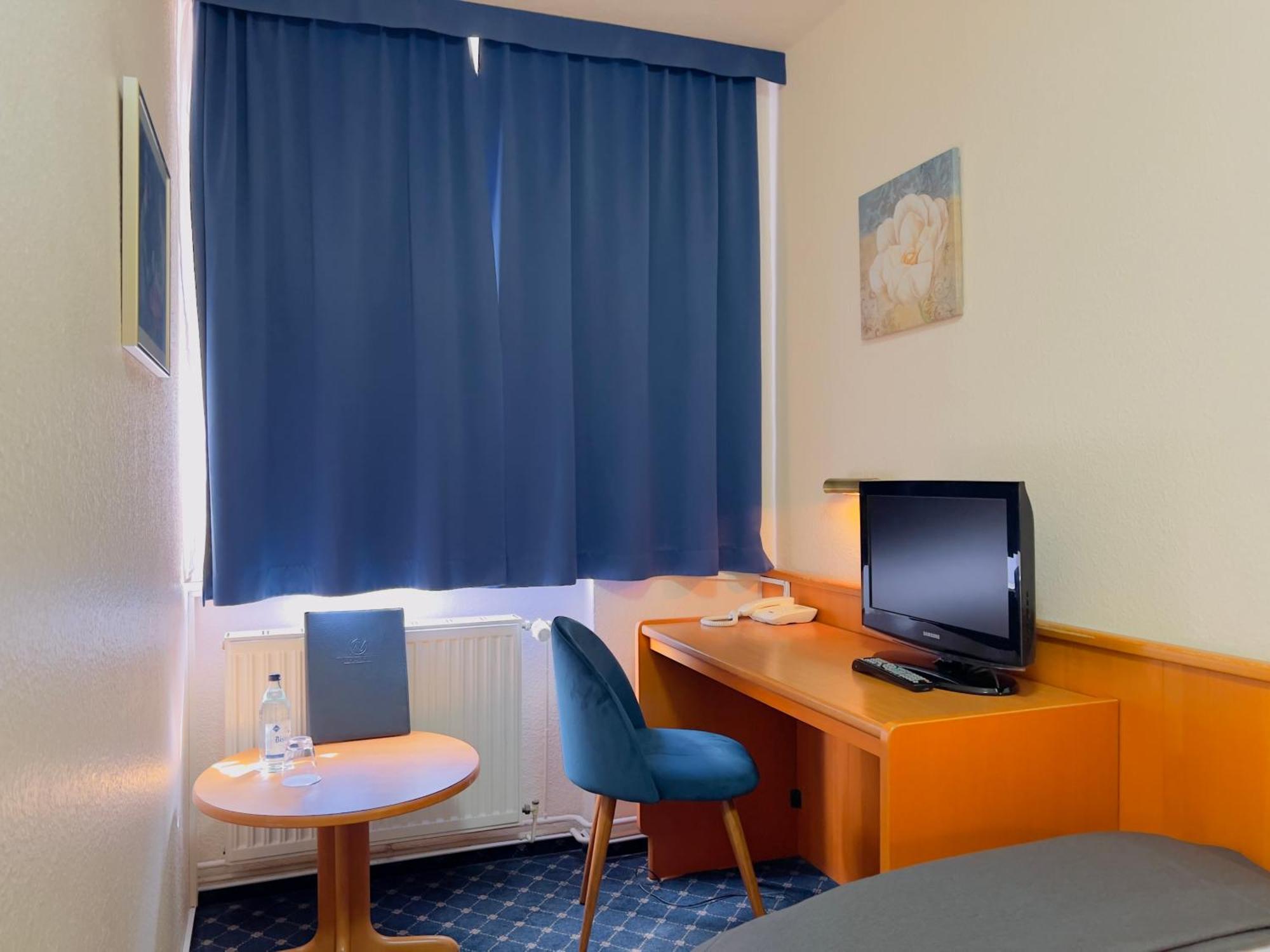 Elbbruecken Hotel Hamburg