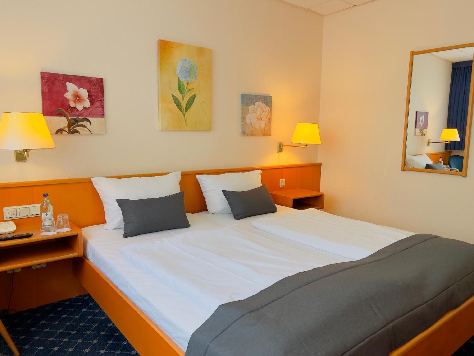 Elbbruecken Hotel Hamburg