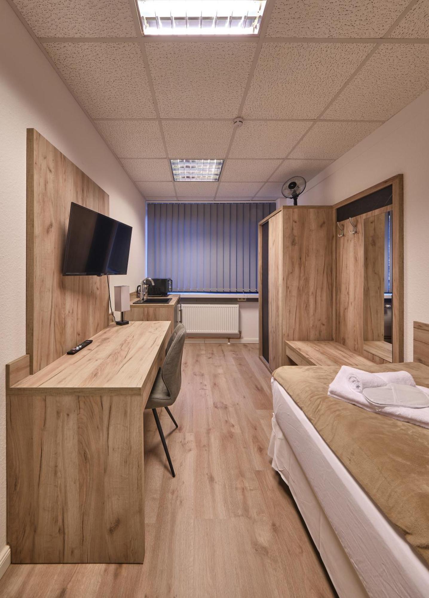 Sleep1c Hostel *