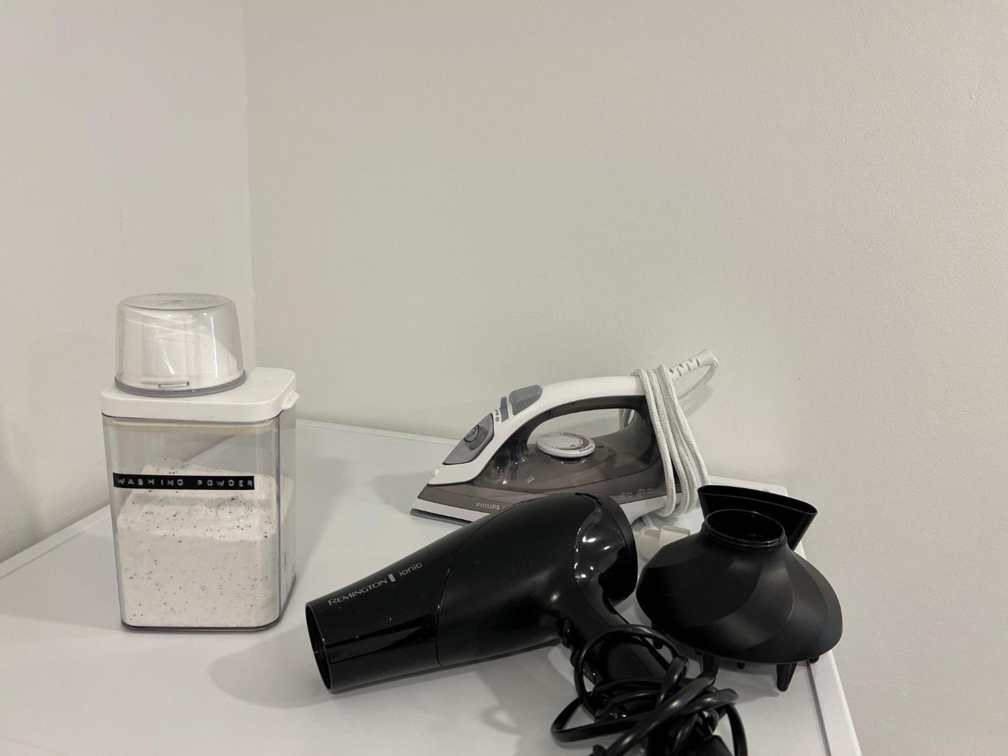Apartment Kranich Mit 3 Zimmern, Infrastrukturlage Hh Langenhorn, Naehe Airport, Boxspringbetten Und Arbeitsplaetzen Mit Glasfaser Wlan
