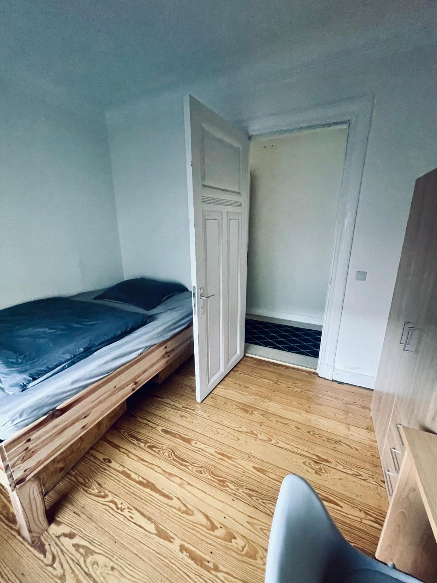 Wohnen Im Herzen Von St Pauli - Gaestezimmer In Geteilter Hamburg